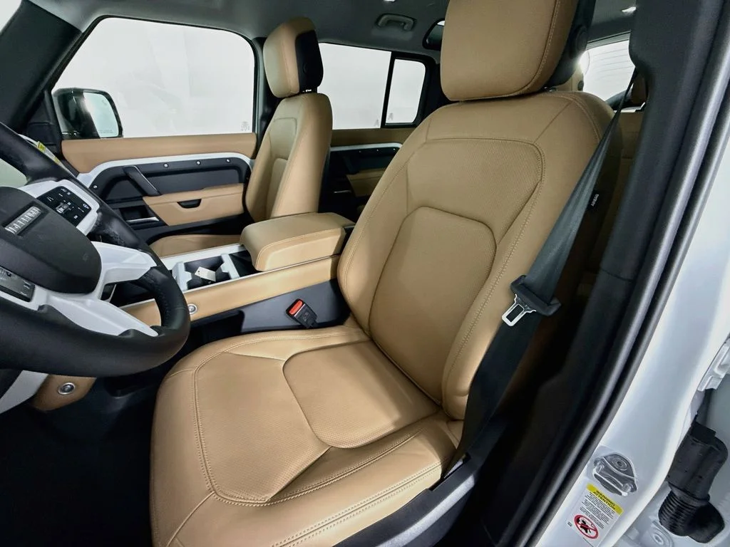 New 2026 Fuji White Land Rover S image 5