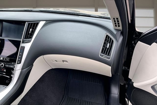Used 2023 Black INFINITI LUXE image 17