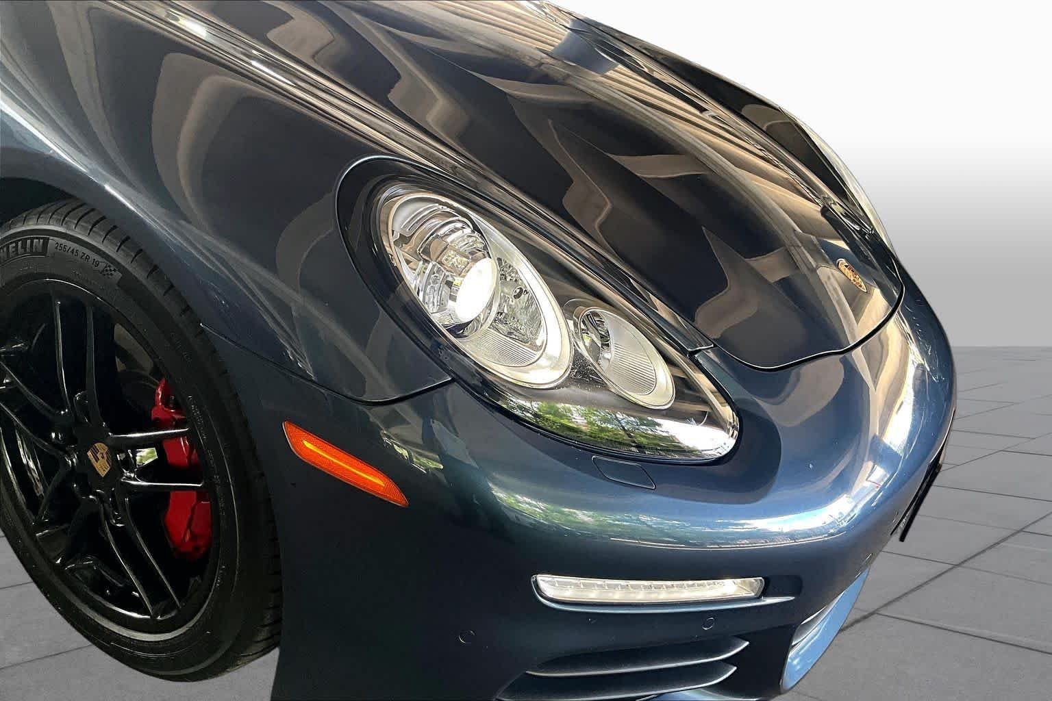 Used 2014 Yachting Blue Metallic Porsche  image 26