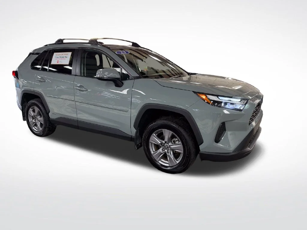 Certified Used 2023  Toyota XLE image 7