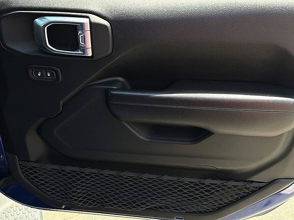 Used 2020 Ocean Blue Metallic Clearcoat Jeep Freedom image 24