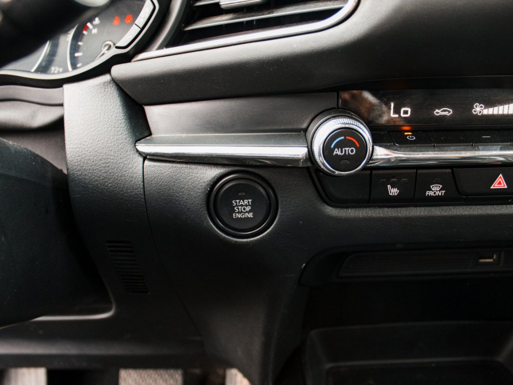 Used 2020 Snowflake White Pearl Mica Mazda Premium Package image 18