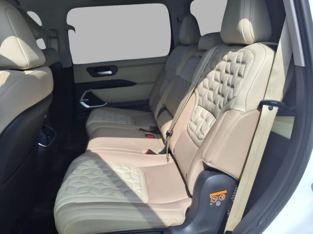 New 2026 Aspen White TriCoat Nissan Platinum image 22