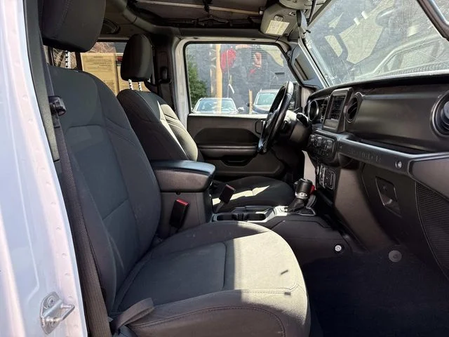 Used 2021 White Jeep Unlimited Willys image 15