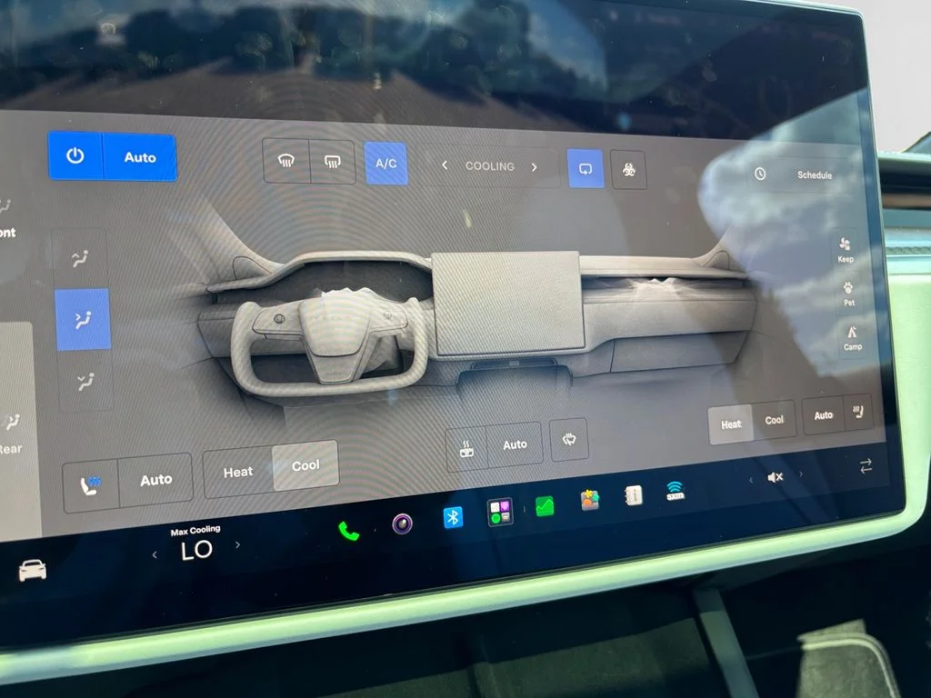 Used 2022 White Tesla Plaid image 24