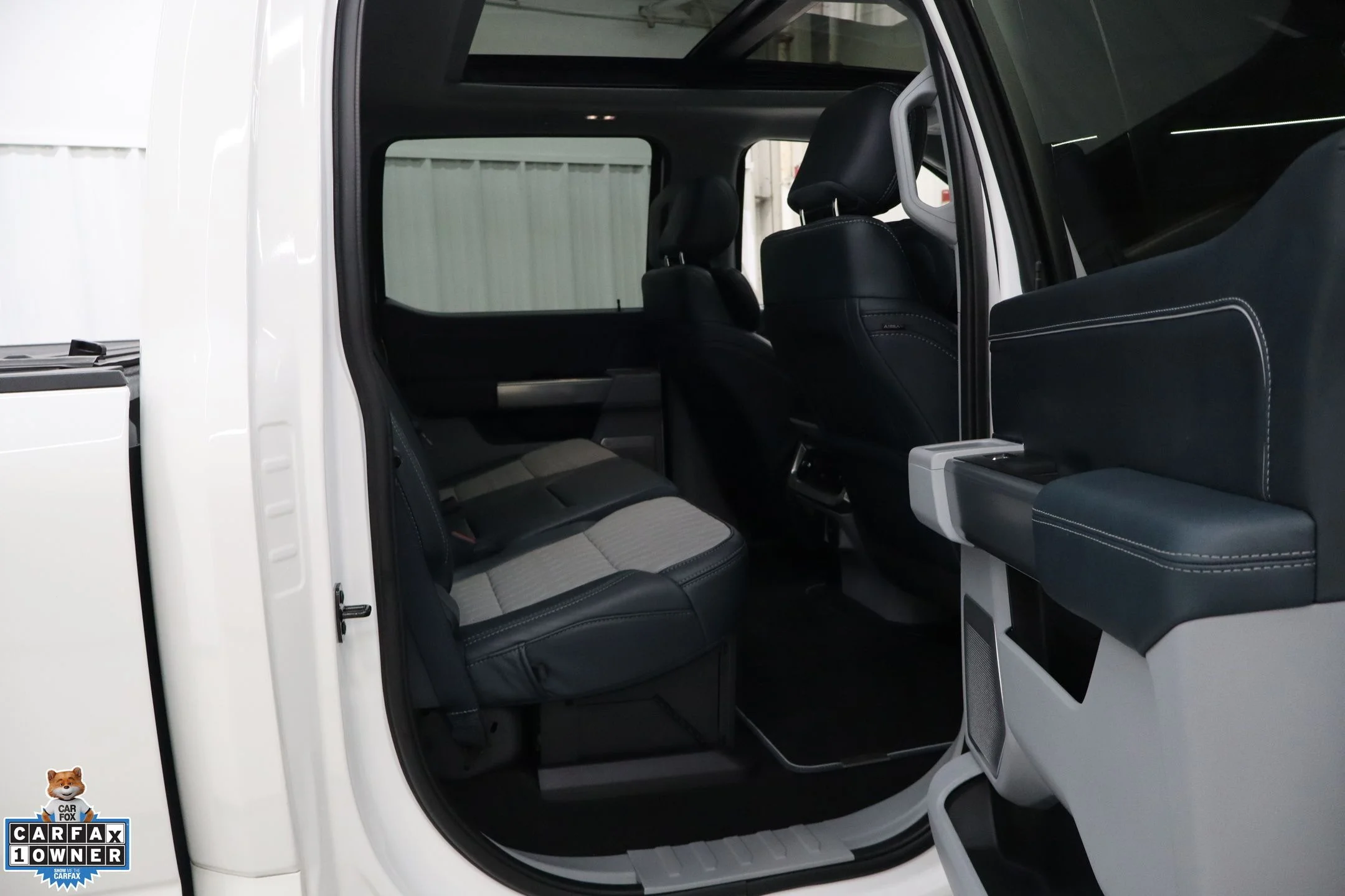 Used 2024 White Ford Limited image 26