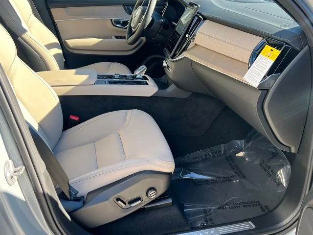 2026 Volvo XC90 Plus - Photo 29
