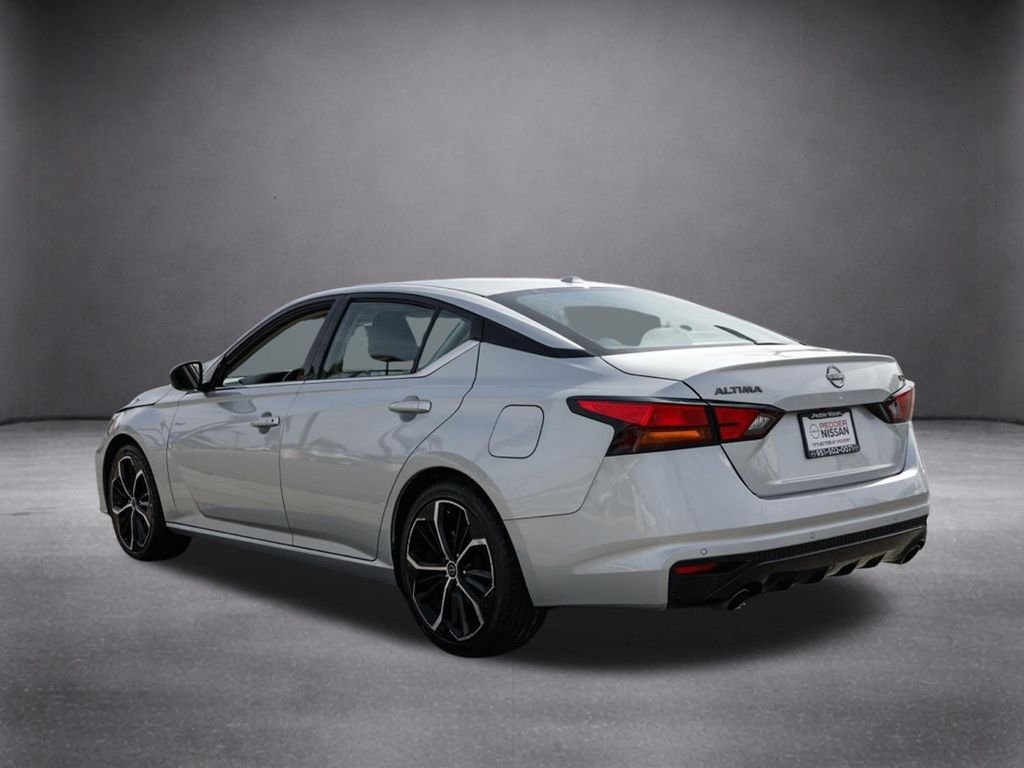 Used 2024 Silver Nissan 2.5 SR image 6