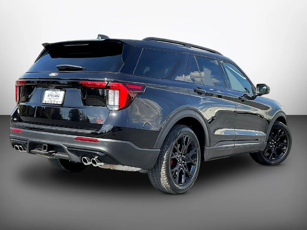 New 2027 Agate Black Metallic Ford ST image 16