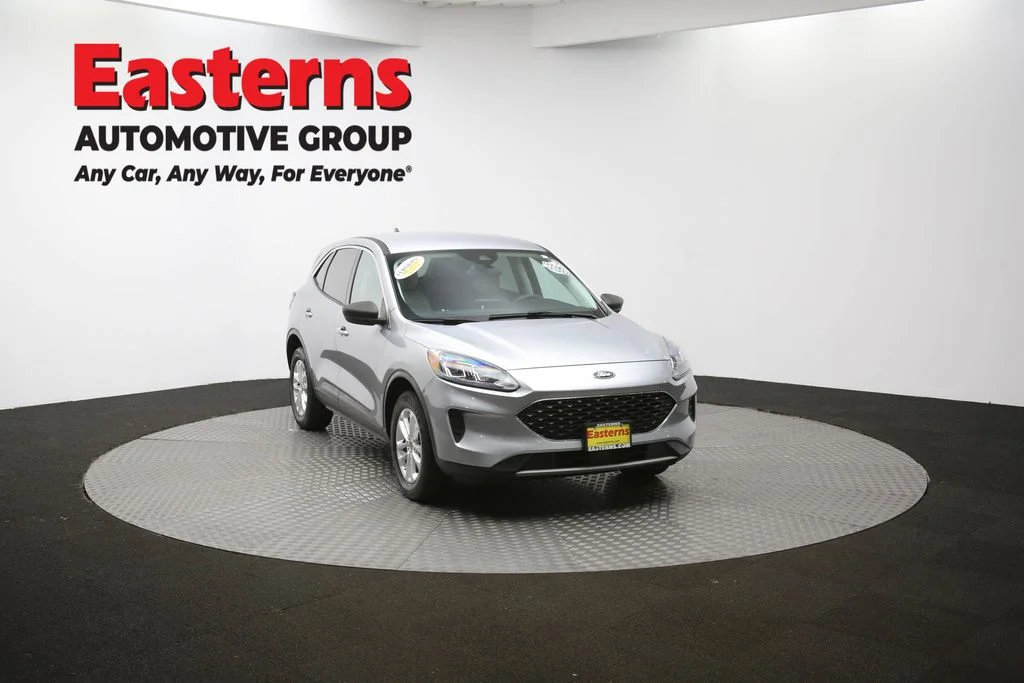 Used 2022 Silver Ford SE image 49