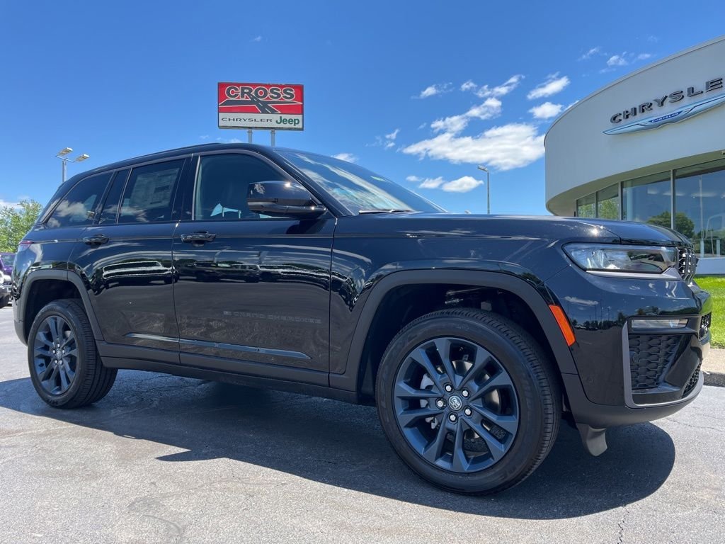 New 2026 Diamond Black Crystal Pearl-Coat Exterior Paint Jeep 85th Anniversary image 45