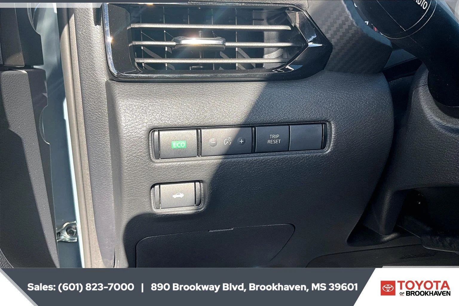 Used 2025 Atlantic Gray Metallic Nissan SV image 22