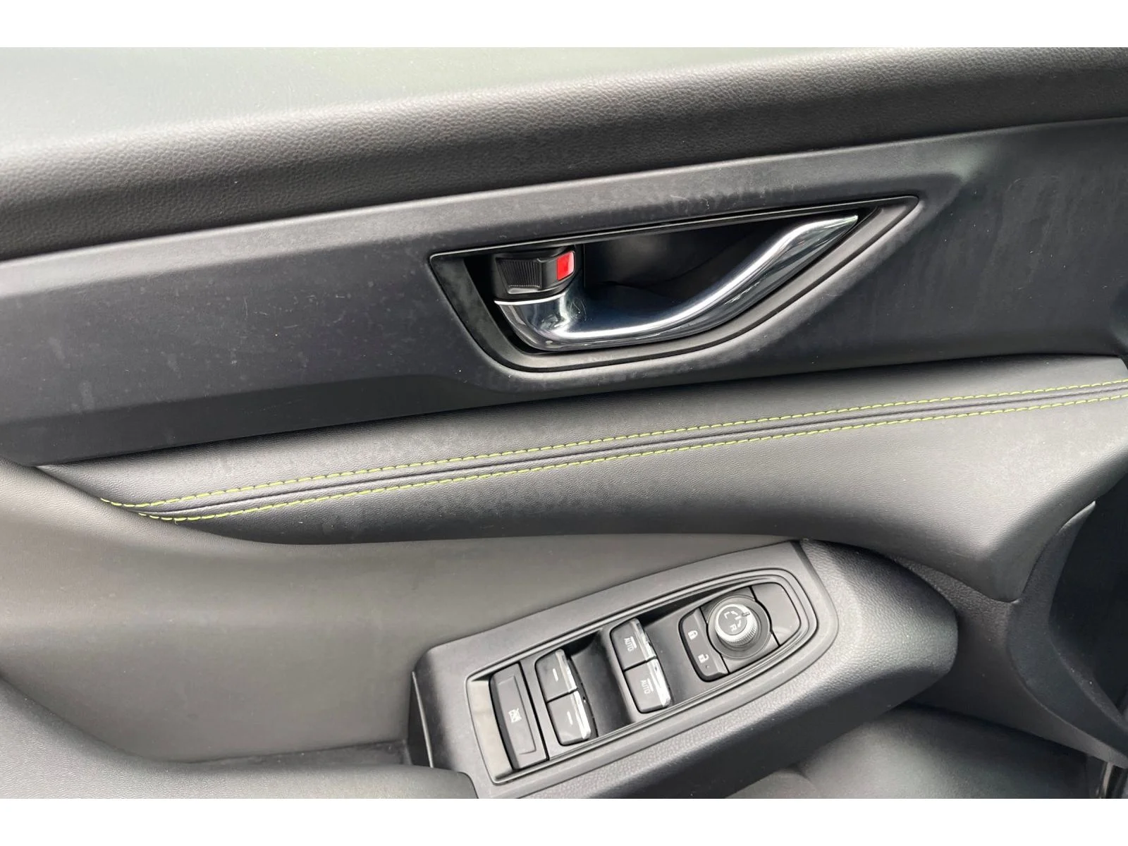 Used 2024 Magnetite Gray Metallic Subaru Onyx Edition image 11