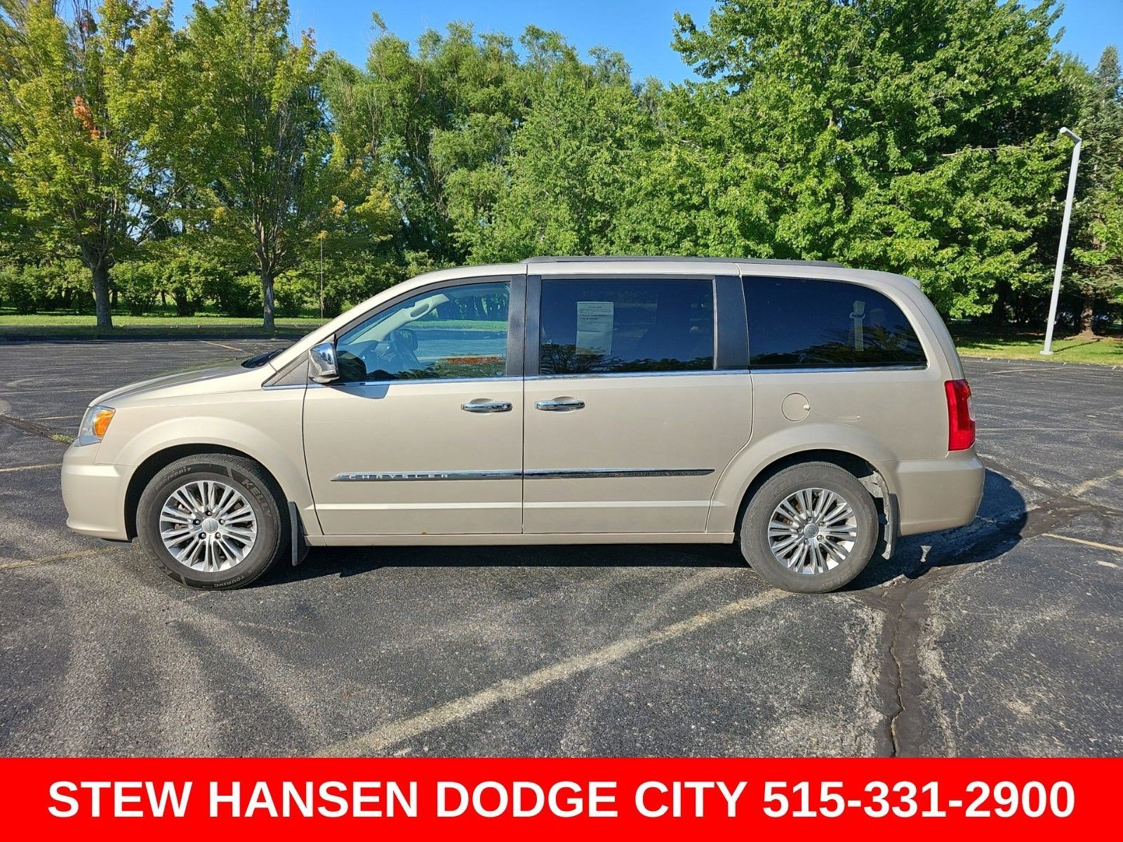 Used 2016 Cashmere/Sandstone Pearlcoat Chrysler Touring-L image 1