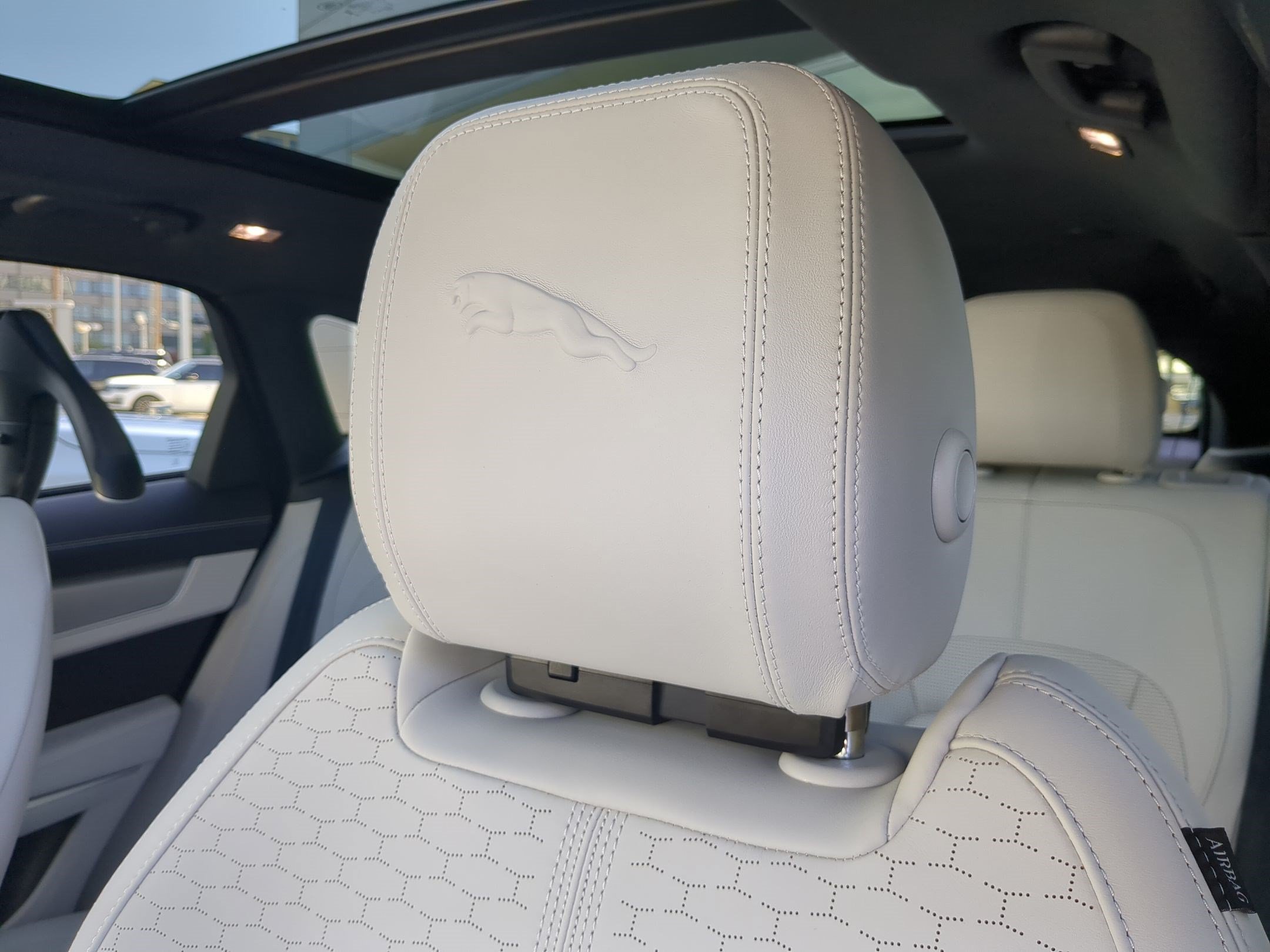 2026 Jaguar F-Pace R-Dynamic S - Photo 22