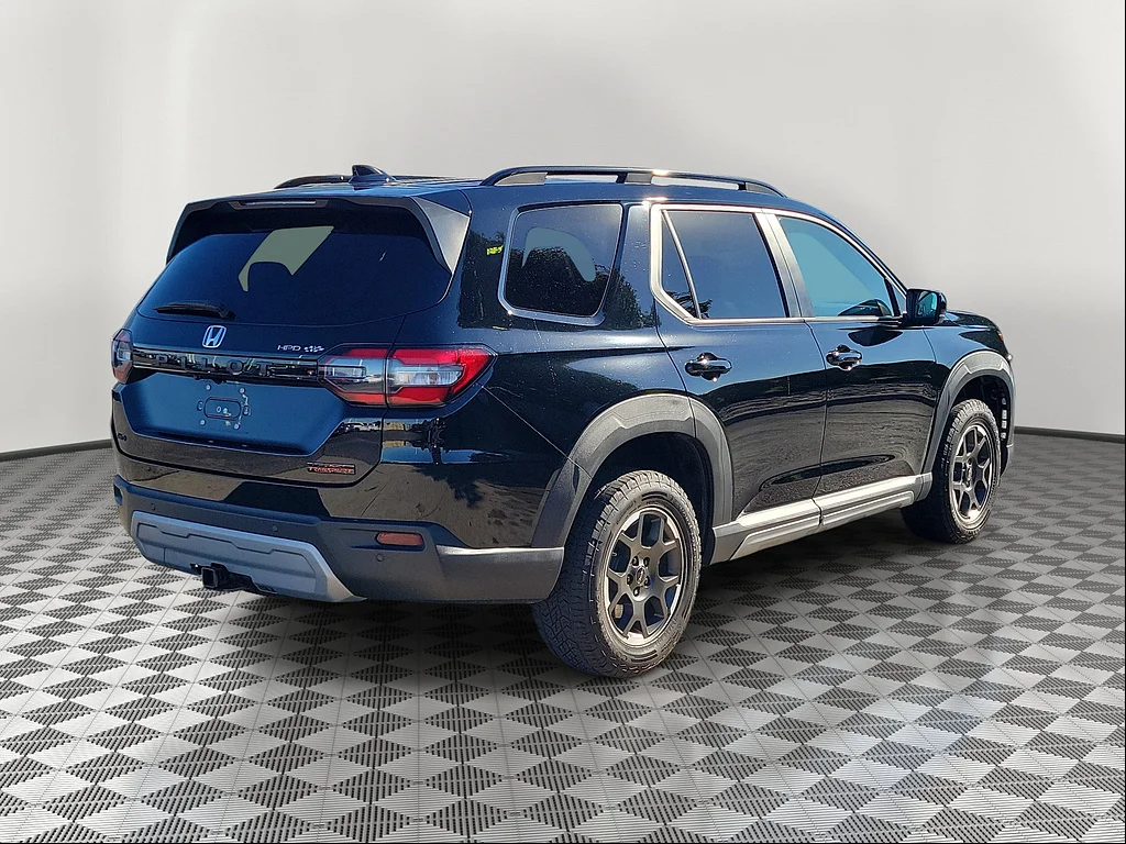 2024 Honda Pilot TrailSport, photo 3 of 12