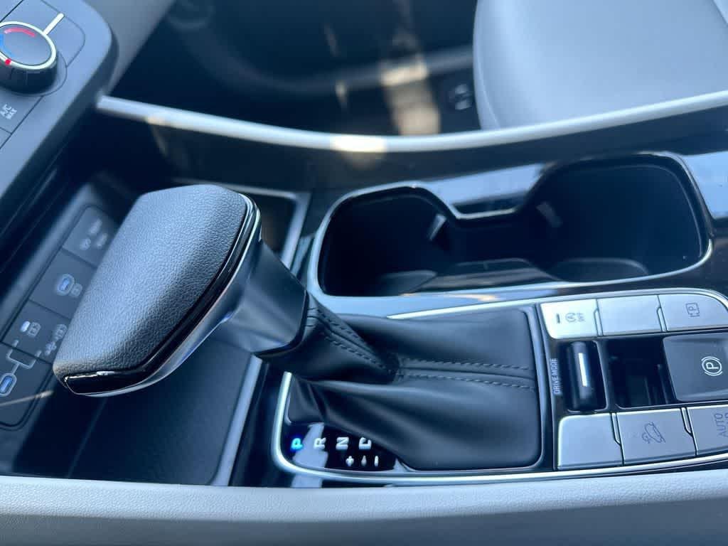 New 2026 Phantom Black Hyundai SE FWD image 21