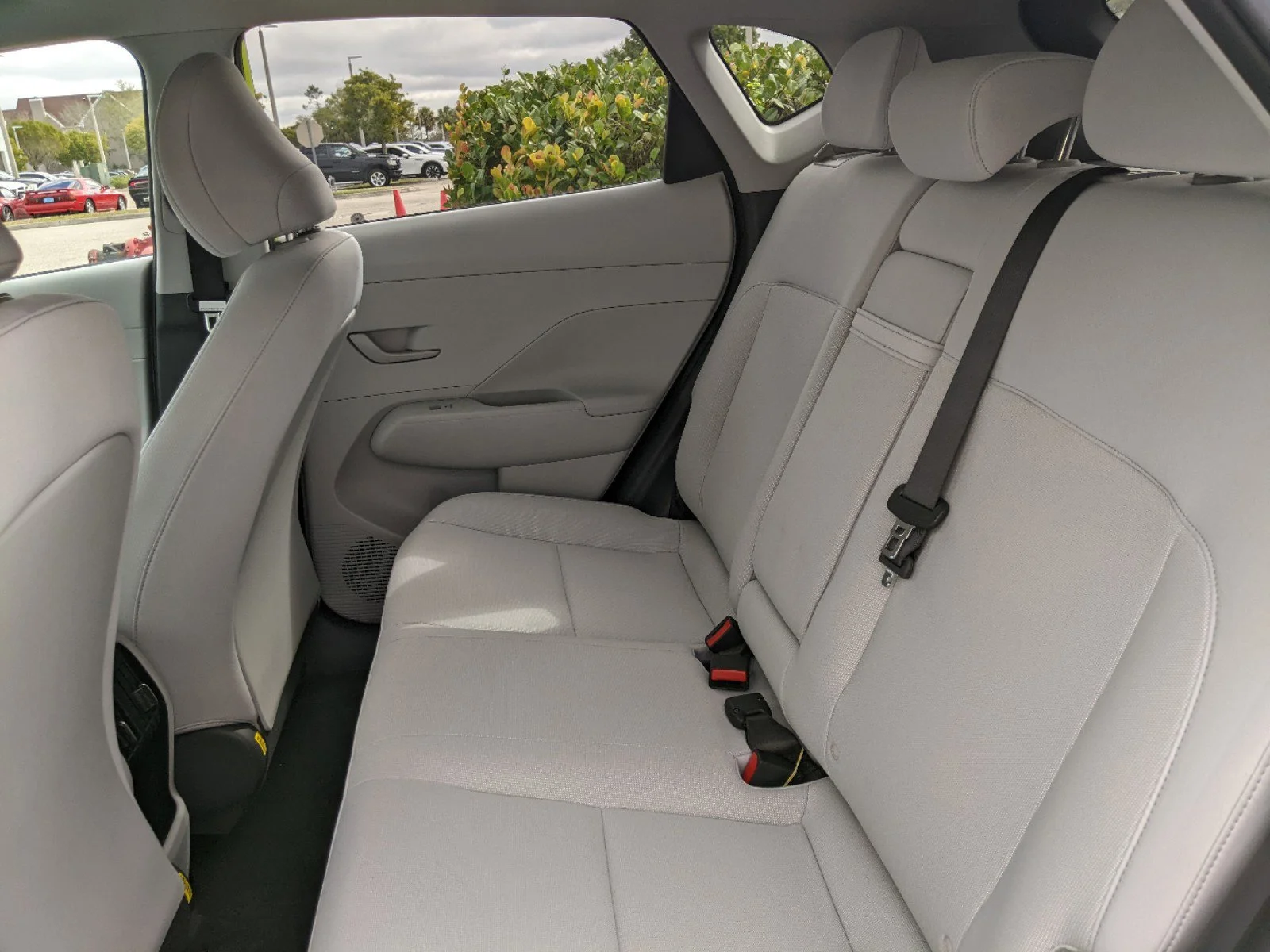 2025 Hyundai Kona SEL Convenience - Photo 42