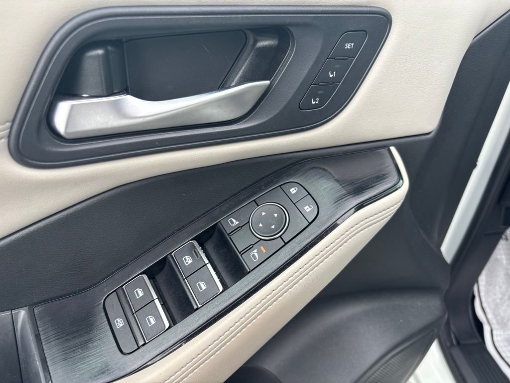 Used 2023 White Nissan SL image 17