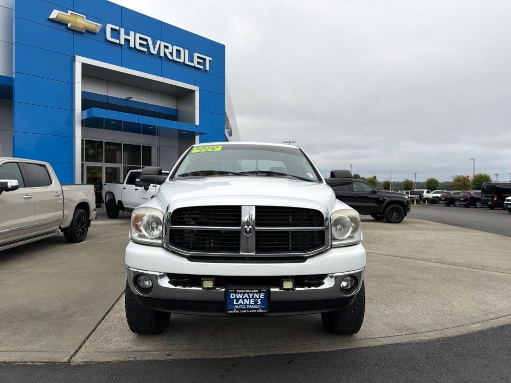 Used 2007 White Dodge SLT image 9