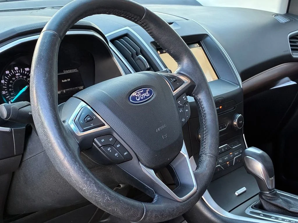 Used 2018 Shadow Black Ford SEL image 20