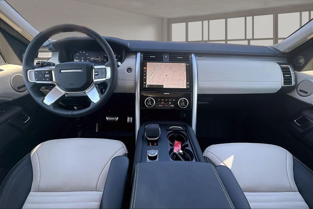 Used 2026 Gray Land Rover Dynamic SE image 14