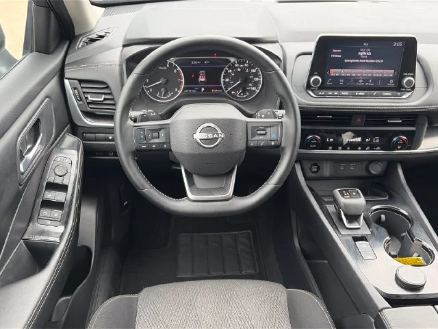2025 Nissan Rogue SV - Photo 14
