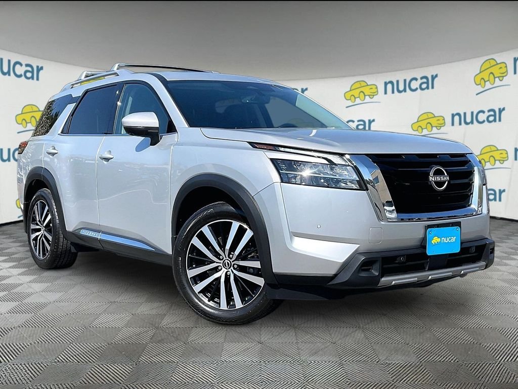 Used 2023 Silver Nissan Platinum image 1