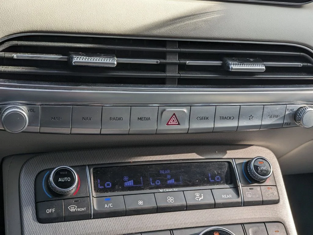 Used 2022 White Hyundai Limited AWD image 34