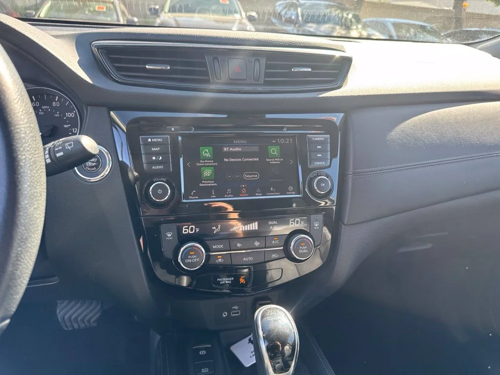 Used 2020 Black Nissan SL image 8
