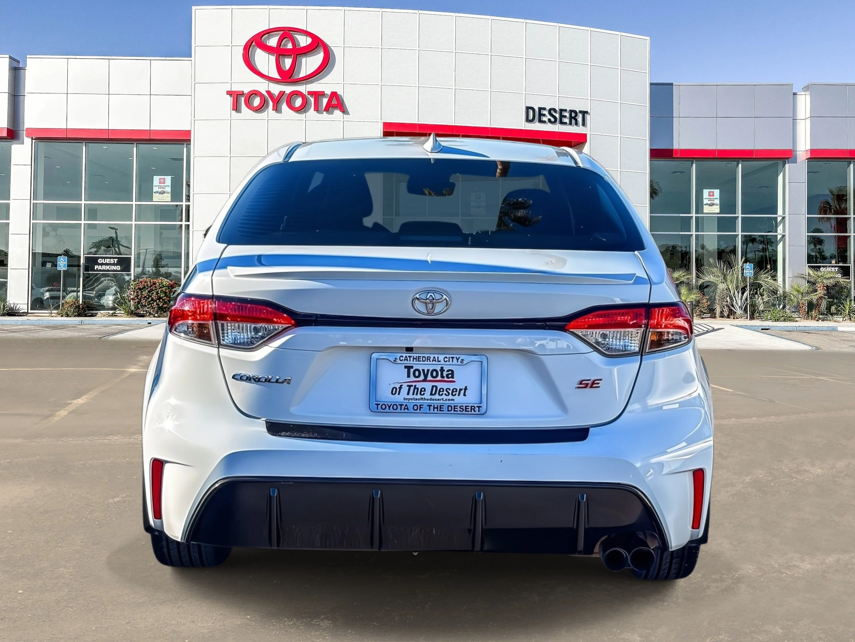 Certified Used 2024 Ice Cap Toyota SE image 5