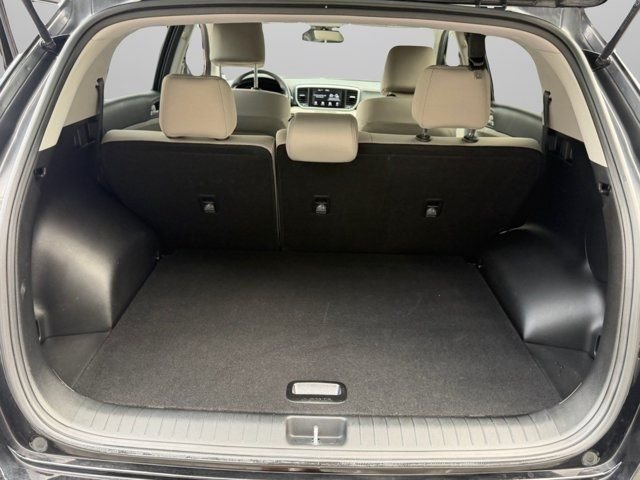 Used 2022 Red Kia LX image 36