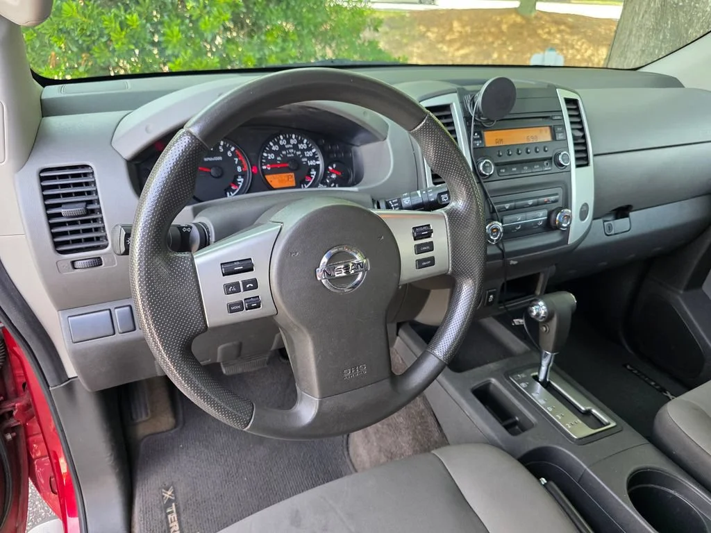 Used 2015 Red Nissan X image 13