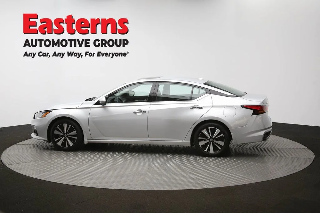 Used 2022 Silver Nissan 2.5 SL image 58