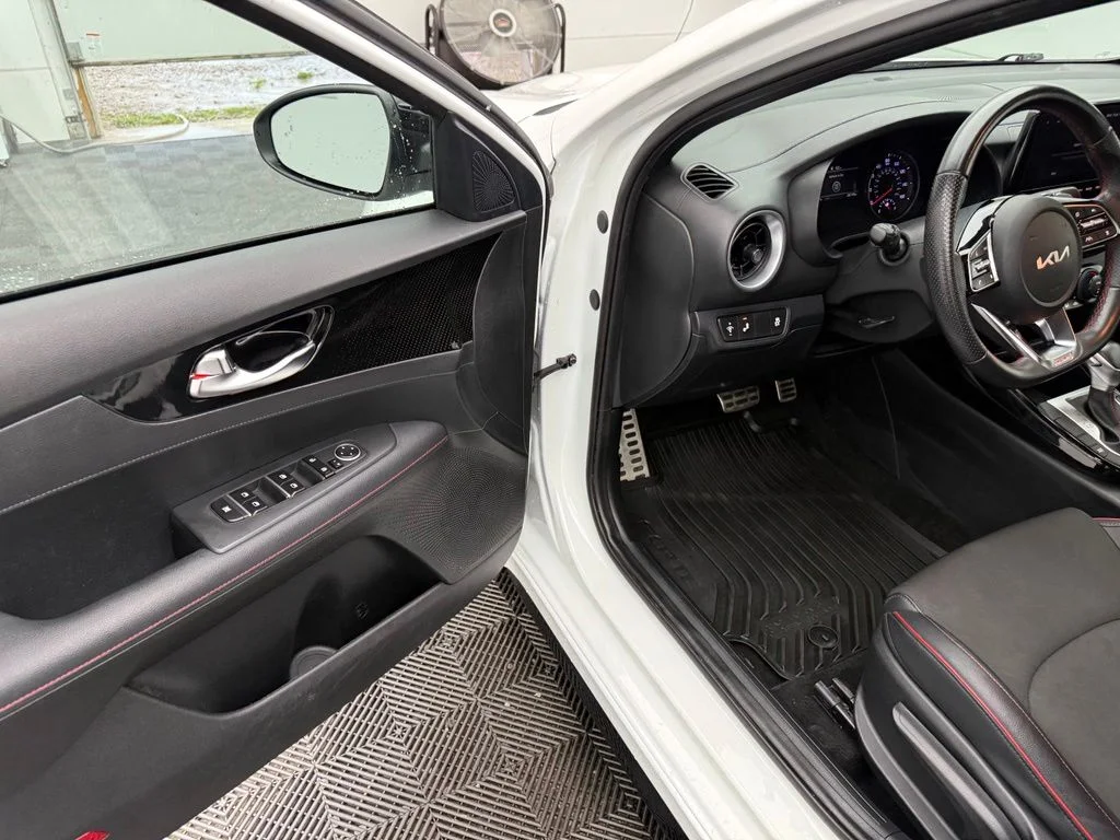 Used 2023 White Kia GT image 16
