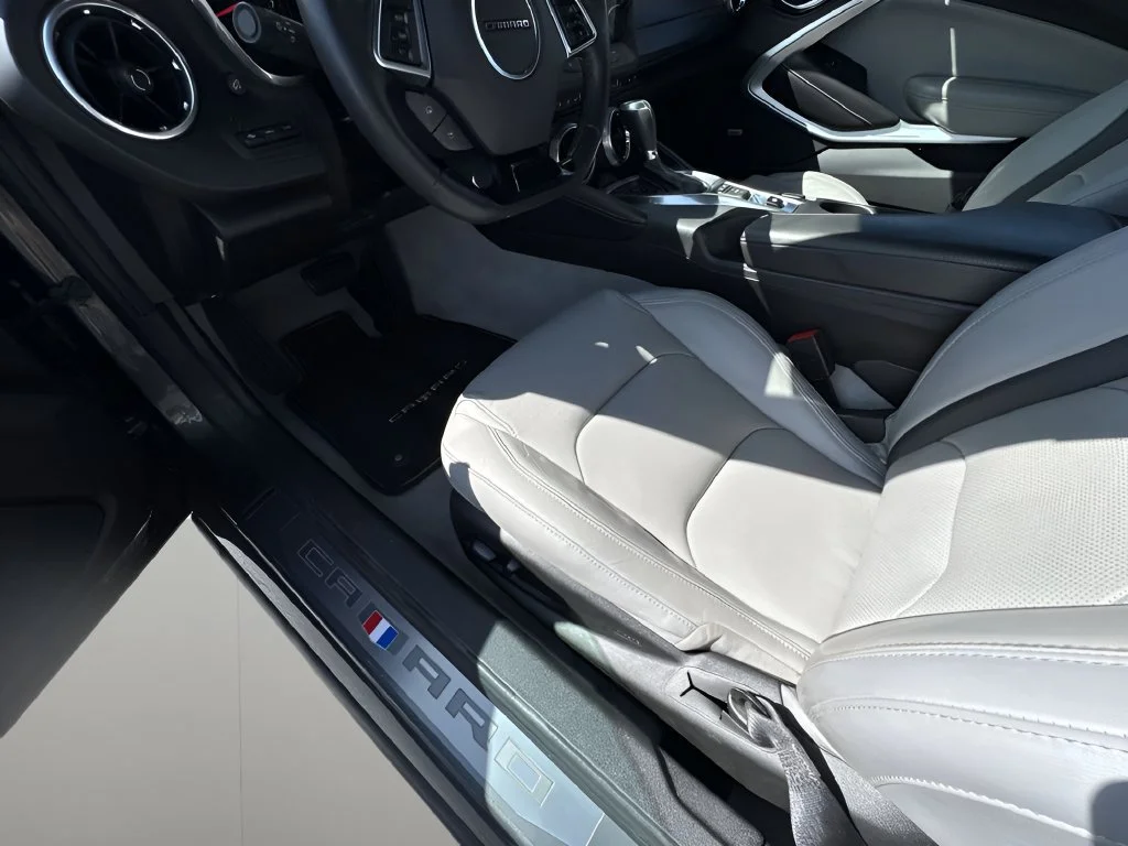 Used 2018 NIGHTFALL GRAY METALLIC Chevrolet 2LT image 21