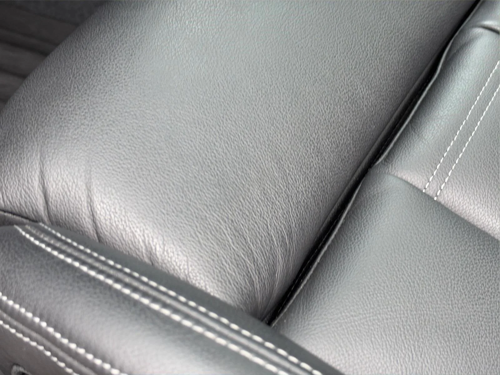 Used 2024 Brooklyn Gray Metallic BMW  image 19