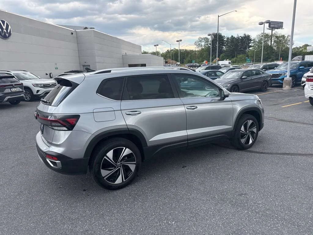 2025 Volkswagen Taos SE - Photo 24