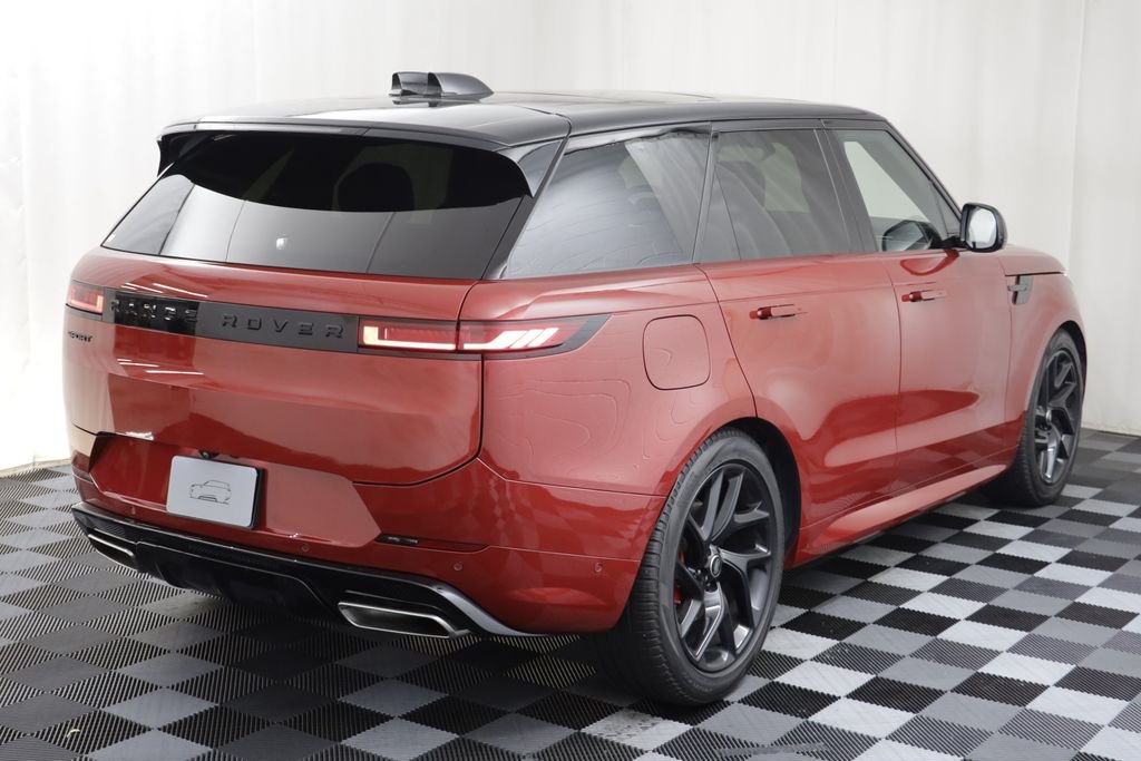 Used 2025 Red Land Rover Dynamic SE image 18