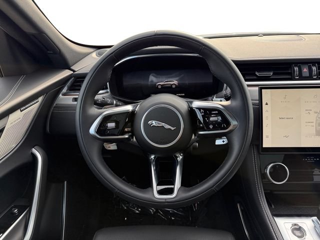 2025 Jaguar F-PACE R-Dynamic S - Photo 13