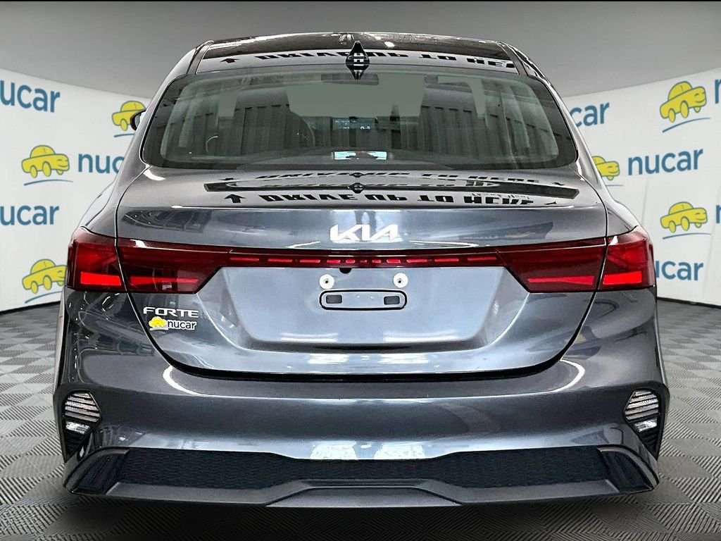 Used 2023 Gravity Gray Kia LXS image 5