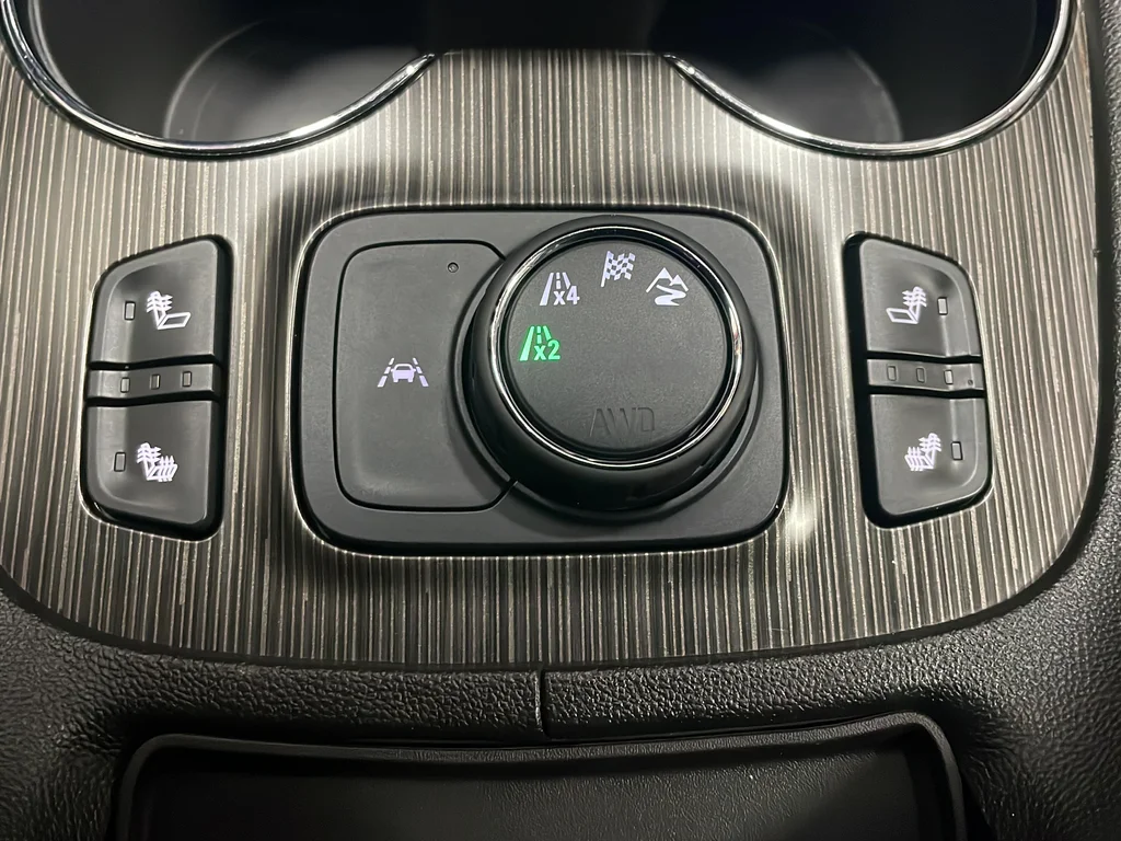 Used 2023 Black GMC SLT image 30
