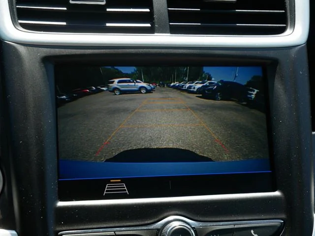 Used 2020 White Chevrolet LT image 27