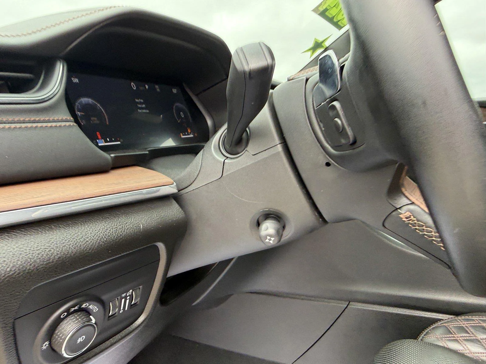 Used 2025 Metallic Jeep Overland image 14