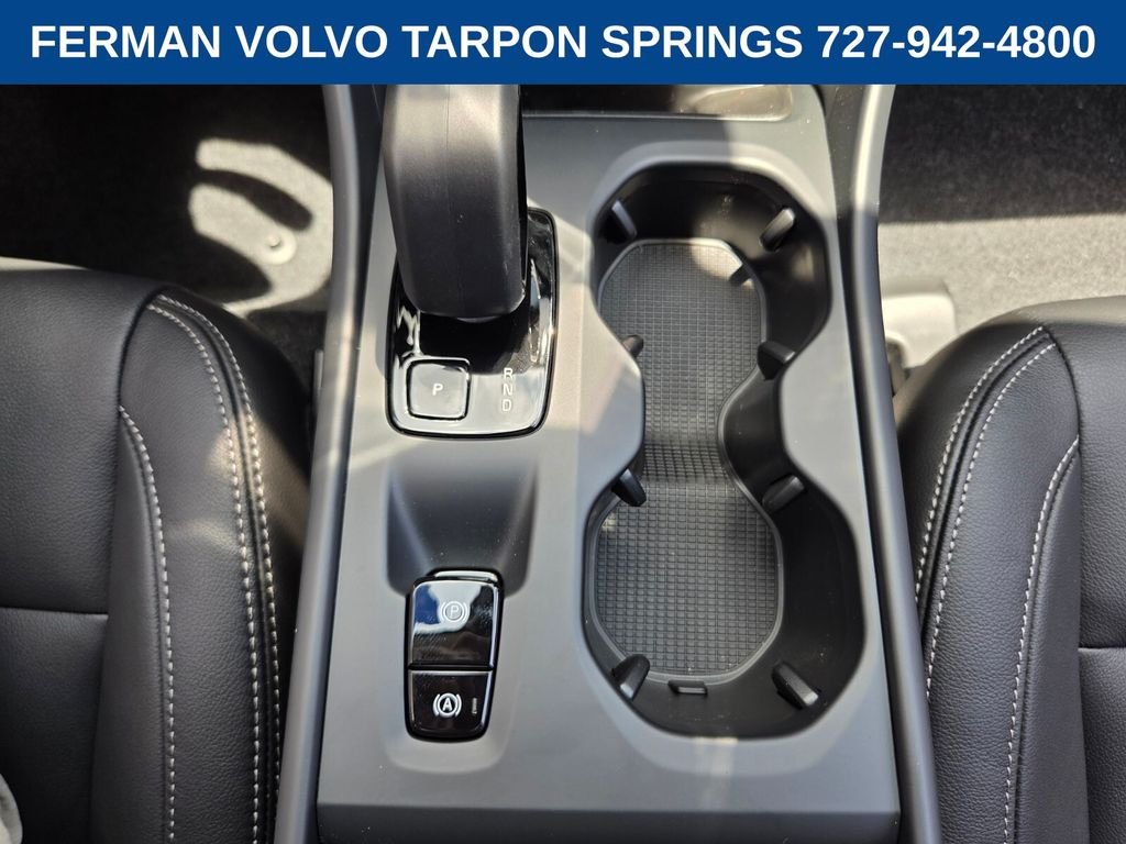 New 2026 Crystal White Volvo Core image 28