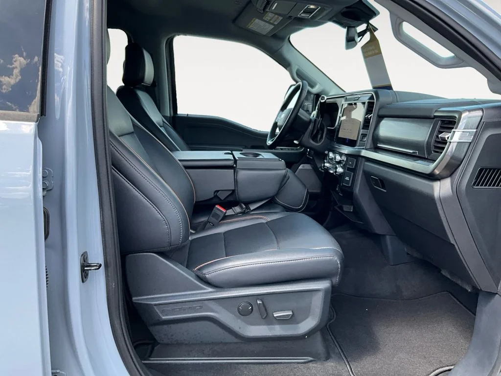 Used 2025 Glacier Grey Metallic Tri-Coat Ford LARIAT image 10