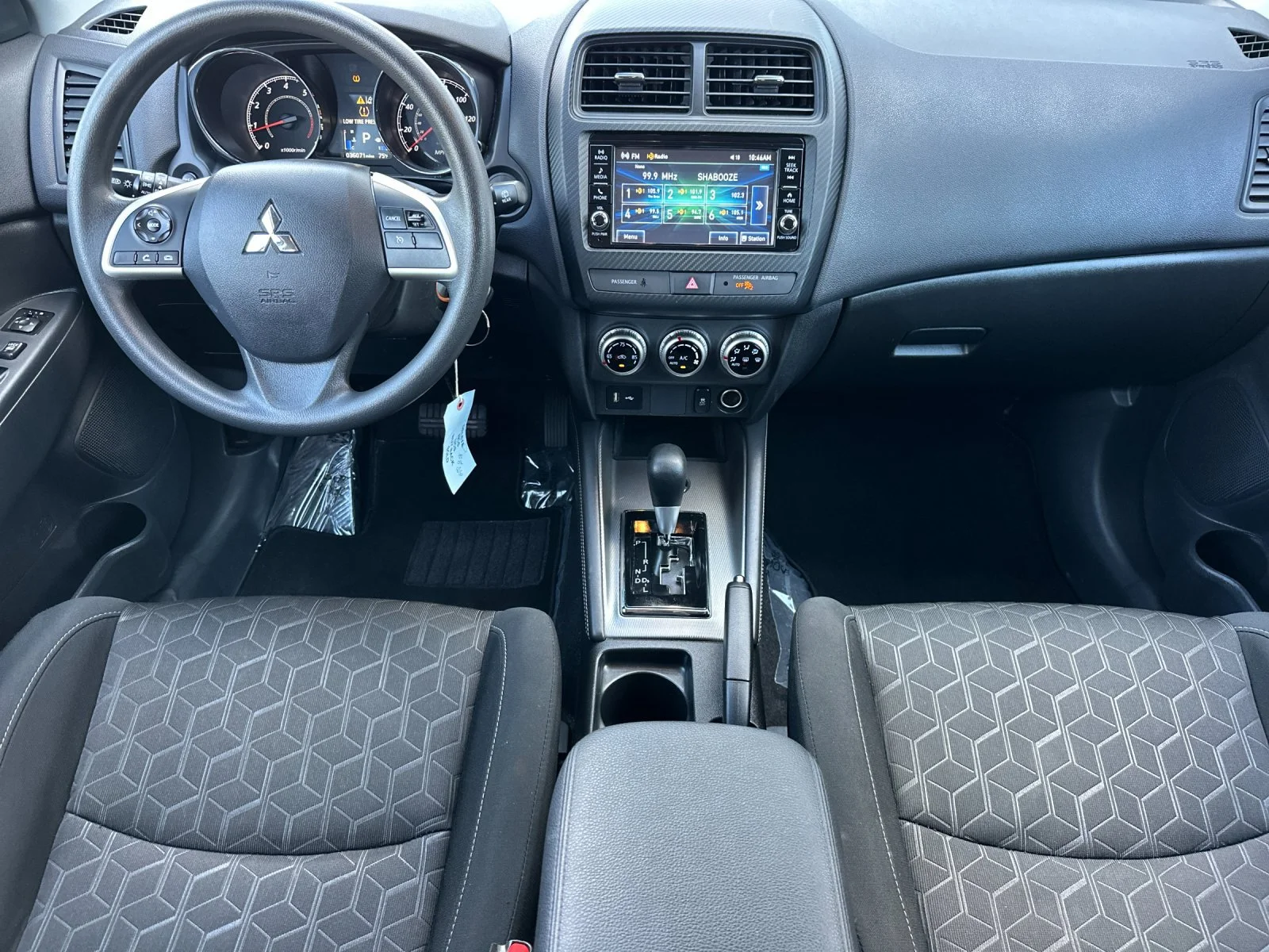 Used 2025  Mitsubishi 2.0 ES image 13