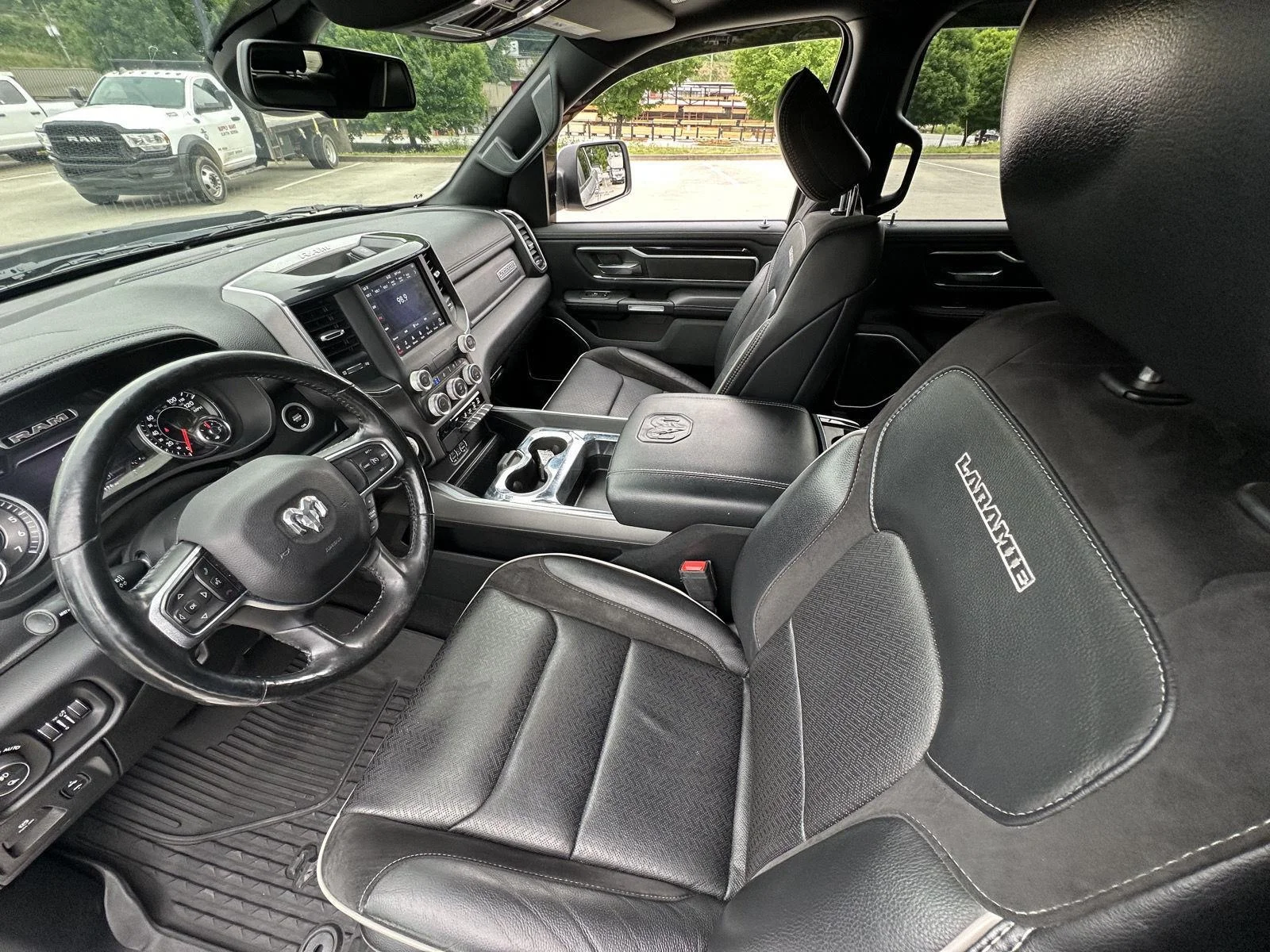 Used 2020 Billet Silver Metallic Clearcoat Ram Laramie image 10