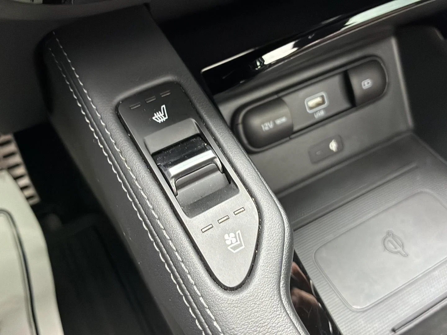 Used 2022 Ebony Black Kia SX image 34