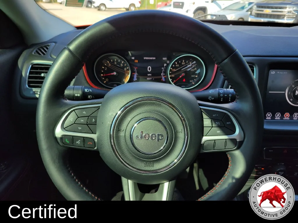 Used 2018 Orange Jeep Trailhawk image 33